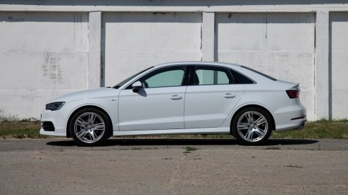 Autotest van Audi A3 Limousine, de nieuwe vierdeurs A3 Sedan die dit najaar bij de dealer staat. Iets sportiever dan de andere A3's, maar met een vleugje chique.