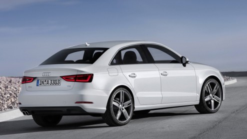 Autotest van Audi A3 Limousine, de nieuwe vierdeurs A3 Sedan die dit najaar bij de dealer staat. Iets sportiever dan de andere A3's, maar met een vleugje chique.