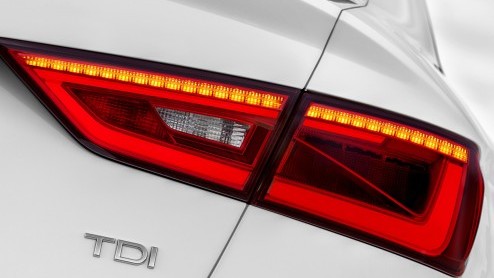 Autotest van Audi A3 Limousine, de nieuwe vierdeurs A3 Sedan die dit najaar bij de dealer staat. Iets sportiever dan de andere A3's, maar met een vleugje chique.