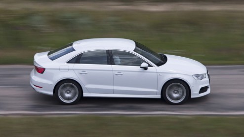 Autotest van Audi A3 Limousine, de nieuwe vierdeurs A3 Sedan die dit najaar bij de dealer staat. Iets sportiever dan de andere A3's, maar met een vleugje chique.