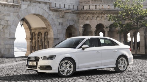 Autotest van Audi A3 Limousine, de nieuwe vierdeurs A3 Sedan die dit najaar bij de dealer staat. Iets sportiever dan de andere A3's, maar met een vleugje chique.