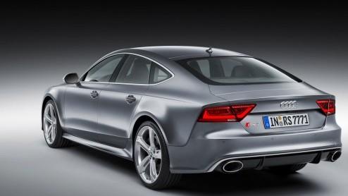 Ook Audi laat van zich horen in Detroit. En hoe?! De Duitsers presenteren op de Amerikaanse beursvloer de RS7 Sportback. Voorzien van het optionele dynamic plus package haalt de elegante vierdeurs cou