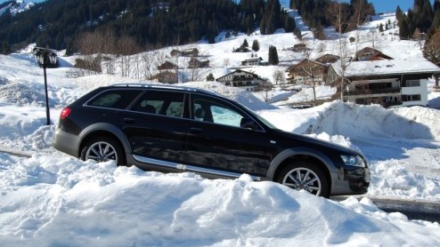 Nu de echte winter in ons land meestal niet te vinden is, zoeken duizenden Nederlanders jaarlijks de sneeuw op. De Duitse Autobahn, groene landschappen, fraai besneeuwde bergtoppen en listige haarspel