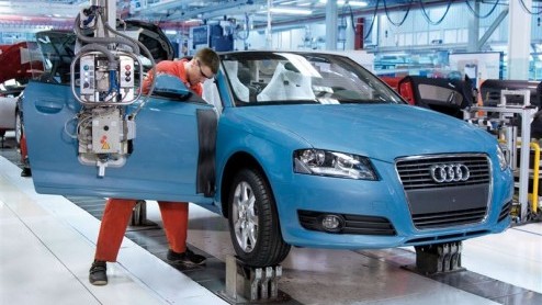 Vandaag even een minder vaak belichte kant van autos. Wat gebeurt er als ze oud en op zijn. Ja, ze gaan in de shredder op den duur, maar de recyclebaarheid beleeft ook zijn opmars. Audi meldt trots d