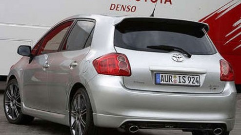 Sportieve diesels zijn tegenwoordig helemaal hot, hoewel ze niet op kunnen wegen tegen een hitsige benzinemotor. Toyota Motorsport GmbH probeert het in ieder geval wel, en komt met de Toyota Auris 2.2