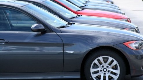 De strijd is weer gestreden, het resultaat is bekend. Het aantal verkochte autos in afgelopen maand is vergeleken met september van vorig jaar gestegen met 2,5 procent. Maar liefst 40.581 autos verl