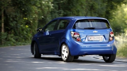 De Chevrolet Aveo zoals we die tot nu toe hebben gekend is bij ons nooit een hoogvlieger geweest. Het model was gebaseerd op de Daewoo Kalos en kon buiten zijn vriendelijke prijskaart niet echt potten