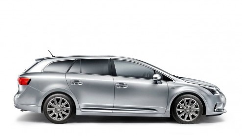 Voor Toyota is de IAA Frankfurt ook het moment om de vernieuwde Avensis te onthullen. Daarbij is zowel design, interieur, techniek en onderstel onder handen genomen. In oktober start de levering; prij