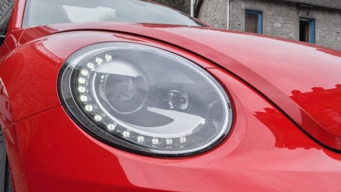 Autotest Volkswagen Beetle Cabriolet 1.4 TSI DSG Sport, een solide rijdende cabrio in een leuk jasje om lekker mee te toeren.