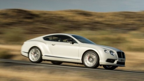 Bentley komt met een S-uitvoering van de Continental GT. Niet alleen de V8-krachtbron heeft een vermogensboost ondergaan, ook het uiterlijk wordt verder aangescherpt.