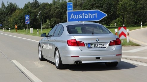 BMW en Continental zien autonoom rijden vanaf 2020 al helemaal voor zich.