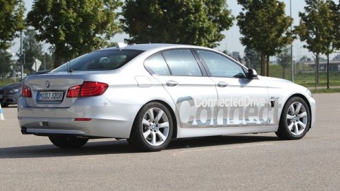 BMW en Continental zien autonoom rijden vanaf 2020 al helemaal voor zich.