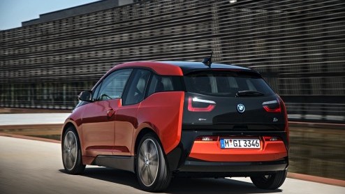 BMW i3 is mondiaal onthuld. Eerste elektrische BMW uit serieproductie, optioneel verkrijgbaar met range extender. Verkoop vindt plaats via BMW i agenten.