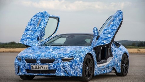 BMW heeft weer wat meer details onthuld van de op stapel staande i8 plug-inhybride. Met een gecombineerd vermogen van 362 pk en een ideale gewichtsverdeling is het een ware supersporter.