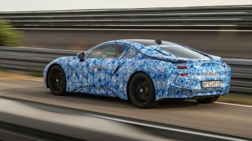 BMW heeft weer wat meer details onthuld van de op stapel staande i8 plug-inhybride. Met een gecombineerd vermogen van 362 pk en een ideale gewichtsverdeling is het een ware supersporter.