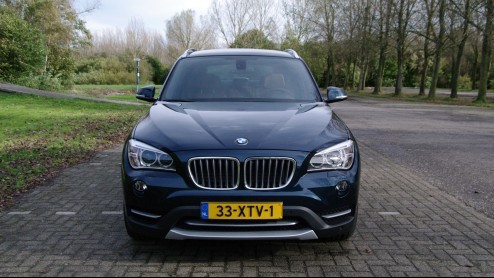 BMW heeft de nu drie jaar bestaande X1 een facelift n een stel nieuwe motoren gegeven. Reden om de kennismaking eens te hernieuwen en wel met de X1 sDrive16d.