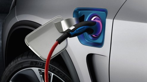 BMW X5 eDrive Concept ontwikkeld als plug-in hybride met viercilinder turbomotor en een elektromotor. Presentatie op IAA 2013.