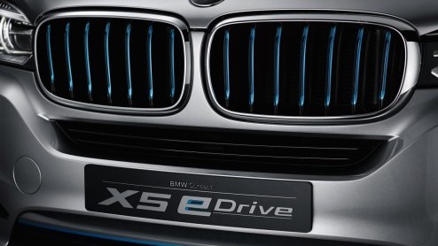BMW X5 eDrive Concept ontwikkeld als plug-in hybride met viercilinder turbomotor en een elektromotor. Presentatie op IAA 2013.