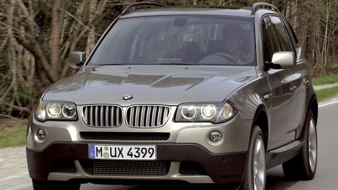 In een moeite door pakt BMW na de complete modelvernieuwing van de X5 ook de X3 aan met een facelift. En kan het SUV-gamma van BMW er dus weer tegen.