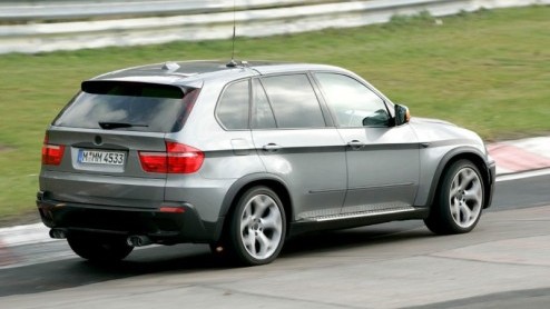 We lieten vorige maand al een scoop zien van de BMW X5 M, maar hij is opnieuw gespot, on track dit keer. Die beelden laten we natuurlijk graag zien!