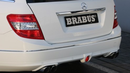 De Mercedes C-Klasse Estate staat nog niet koud bij de dealers, of tuner Brabus heeft zijn interpretatie al in de schijnwerpers staan. Zowel de techniek als de carosserie werd aangepakt. Aanstaande vr