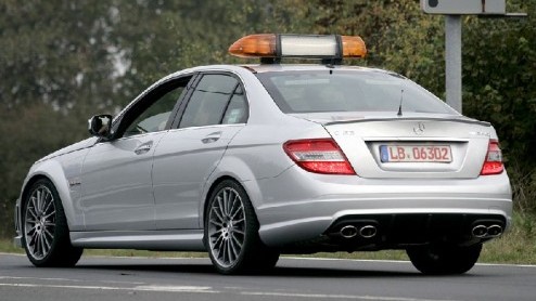 Vandaag een mooie scoop van de Mercedes C63 AMG DTM pace car. Deze auto wordt ingezet bij de DTM op de Hockenheimring aanstaand weekend, maar even buiten de Nrburgring werd hij al gesnapt.