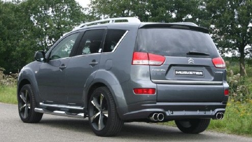 De Duitse tuningfirma Musketier heeft de Citroen C-Crosser aangepakt. Met flink wat spoilerwerk, dubbele uitlaten en motortuning komt deze keurige Fransman ineens heel dreigend over.