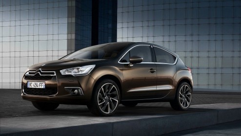 De Citron-dealers hebben vanaf volgende week het tweede DS-model in de showroom staan, de DS4. Het sportieve vijfdeursmodel debuteert in ons land met drie benzine- en twee dieselmotoren. De prijslijs