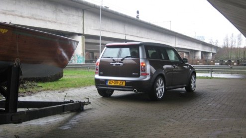 Wat voor de n slechts een koets is op vier wielen, is voor de ander onderdeel van hun levensstijl. Mini-rijders kiezen bewust voor hun sportieve maar stijlvolle 'Brit', want hij past naadloos in hun