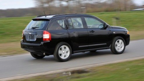 Dodge en Jeep slaan de handen ineen en komen met een gelimiteerd aantal Startech Editions van de Caliber en Compass. Na behandeling van deze modellen door tuner Startech kun je rekenen op meer luxe, e