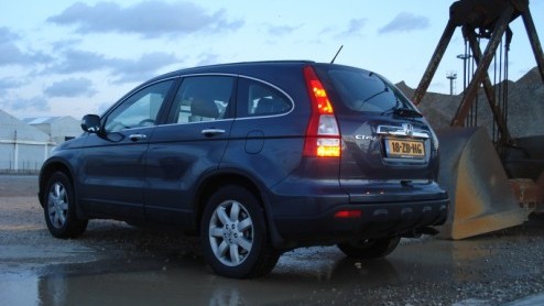 Sinds 1997 is Honda al vertegenwoordigd in het midi-SUV segment. De eerste generatie CR-V deed toen zijn intrede. In die tijd was de vraag naar dergelijke modellen beduidend lager dan vandaag de dag.