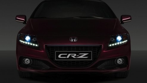 Tegelijkertijd met de introductie van de zuinige diesel voor de Civic liet Honda ons ook kennismaken met de vernieuwde CR-Z. De kleine sportcoup met hybride-aandrijving kreeg een nieuw neusje en  no