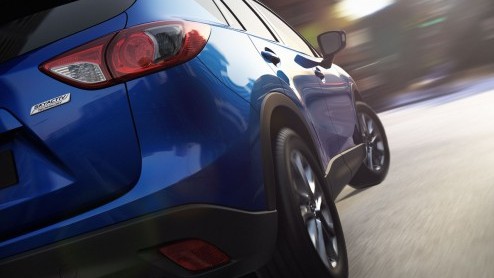 Morgen duiken we in het DNA van de nieuwe Mazda CX-5 en kunnen we ook een blokje om. Voorafgaand daaraan geeft Mazda de voorlopige prijslijst en uitrustingspecificaties vrij. En omdat de nieuwe crosso