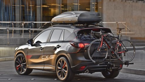 Voor de SEMA show in Las Vegas heeft Mazda een aantal CX-5's opgetuigd. Ze mogen daar de show stelen als stoere CX-5 180, CX-5 Demspey en CX-5 Urban. Die laatste is onze favoriet.