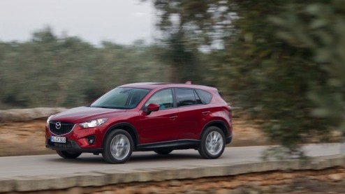 De nieuwe Mazda CX-5 schept hoge verwachtingen. Het model is niet alleen de eerste compacte SUV van het merk maar ook eerste Mazda gebouwd volgens de op efficintie gerichte SkyActiv gedachte. In Bari
