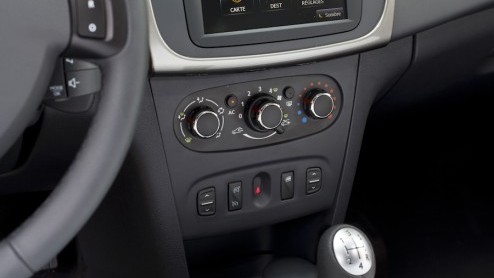 Een nieuwe auto op de markt brengen in het compacte segment is niet eenvoudig: de concurrentie is groot en daarbij is de lat al aardig hoog gelegd. Dacia probeert met de nieuwe Sandero als vanouds het