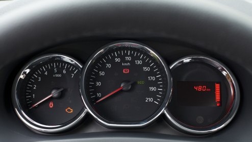 Een nieuwe auto op de markt brengen in het compacte segment is niet eenvoudig: de concurrentie is groot en daarbij is de lat al aardig hoog gelegd. Dacia probeert met de nieuwe Sandero als vanouds het