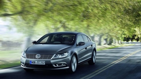 We zaten er al op te wachten; de facelift van de Passat CC. Volkswagen is vandaag zo ver en presenteert hun vierdeurscoupe in vernieuwde vorm op de Los Angeles Auto Show.
