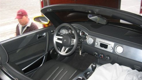 Zojuist berichtte een Autovandaaglezer ons over de Dodge Demon. Deze sportieve coup zagen we begin dit jaar als concept schitteren in Genve. Een kennis van hem/haar spotte echter deze goudgele mini-