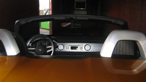 Zojuist berichtte een Autovandaaglezer ons over de Dodge Demon. Deze sportieve coup zagen we begin dit jaar als concept schitteren in Genve. Een kennis van hem/haar spotte echter deze goudgele mini-