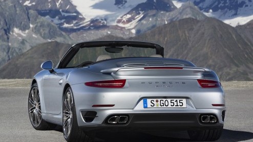 Porsche onthult op de autoshow van Los Angeles op 20 november de nieuwe 911 Turbo Cabriolet en Turbo S Cabriolet. De dakloze versies zijn technisch identiek aan de coupversies en de orderboeken zijn