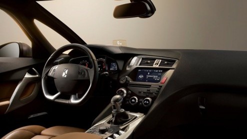 Na het debuut van de Citron DS5 in Sjanghai staat de nieuwe Fransoos natuurlijk ook te schitteren op de IAA Frankfurt van deze maand. Citron maakt alvast nu van de gelegenheid gebruik het motorpalet