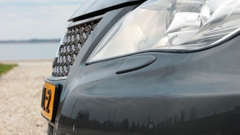 Sedans die tegen de middenklasse aanschurken zijn bij ons niet heel populair. De Volvo S40, Chevrolet Cruze, Mitsubishi Lancer en in mindere mate de Volkswagen Jetta hebben het al moeilijk genoeg om h