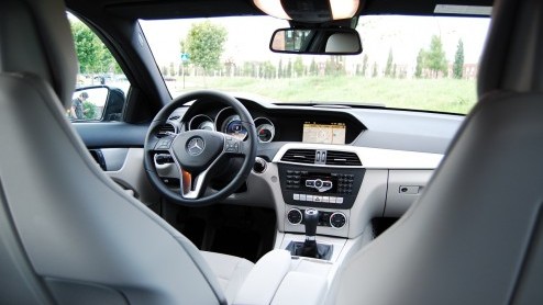 Zakelijk rijden met lagere bijtelling kan tegenwoordig in allerlei soorten en maten. Mercedes-Benz geeft met de introductie van de C 220 CDI Coup de aftrap in het segment van de tweedeurscoup met di
