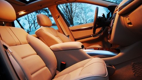 Het lijkt allemaal zo simpel. Wanneer je op zoek bent naar statig vervoer kies je een sedan. Wie meer ruimte nodig heeft neemt een stationwagon en om stoer te doen is er de SUV. Waarom biedt Mercedes-
