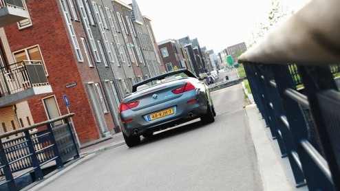 De BMW 6 Serie Cabriolet heeft in zijn segment het rijk alleen om in luchtige sferen op comfort, sportiviteit en heel veel luxe te trakteren. In de nieuwe generatie debuteren turbomotoren die kracht v