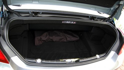 De BMW 6 Serie Cabriolet heeft in zijn segment het rijk alleen om in luchtige sferen op comfort, sportiviteit en heel veel luxe te trakteren. In de nieuwe generatie debuteren turbomotoren die kracht v