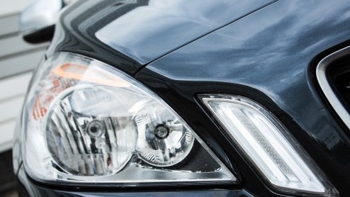 Volvo heeft de smaak te pakken in het aanbieden van modellen met bijtellingsvoordeel. In het leveringsprogramma van de S60 is er nu naast de bestaande D2 diesel ook een versie met Powershift automaat