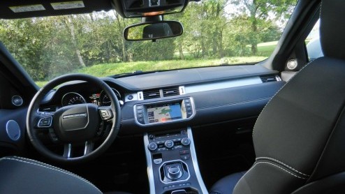 De nieuwe Evoque is een belangrijke aanwinst in de modelfamilie Range Rover. Met vernieuwend design, compactere proporties en een prettiger prijskaartje kan het merk een compleet nieuwe doelgroep trak