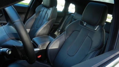 De nieuwe Evoque is een belangrijke aanwinst in de modelfamilie Range Rover. Met vernieuwend design, compactere proporties en een prettiger prijskaartje kan het merk een compleet nieuwe doelgroep trak